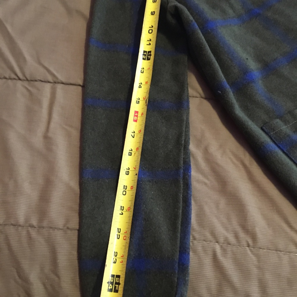 Top - Picture 4 of 6